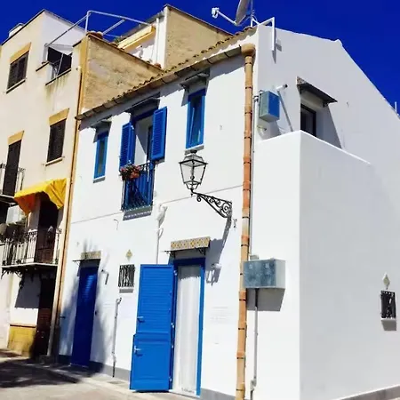 Casa Mariuccia Beachfront